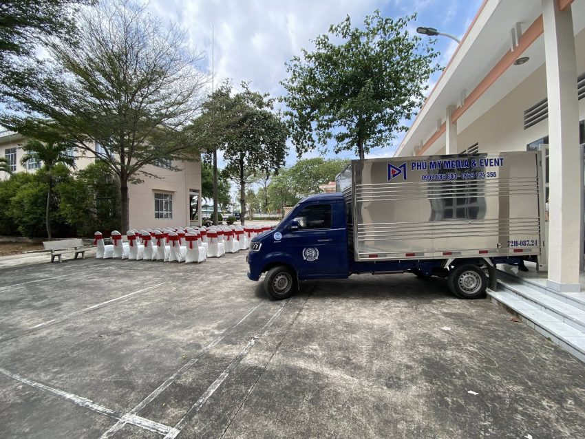 Xe tải chở thiết bị sự kiện Phú Mỹ Media & Event